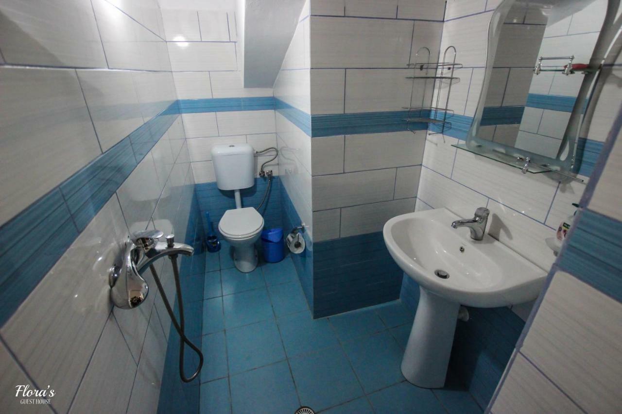 Flora'S Guesthouse 'The Fir Gate' Gjirokastër 외부 사진