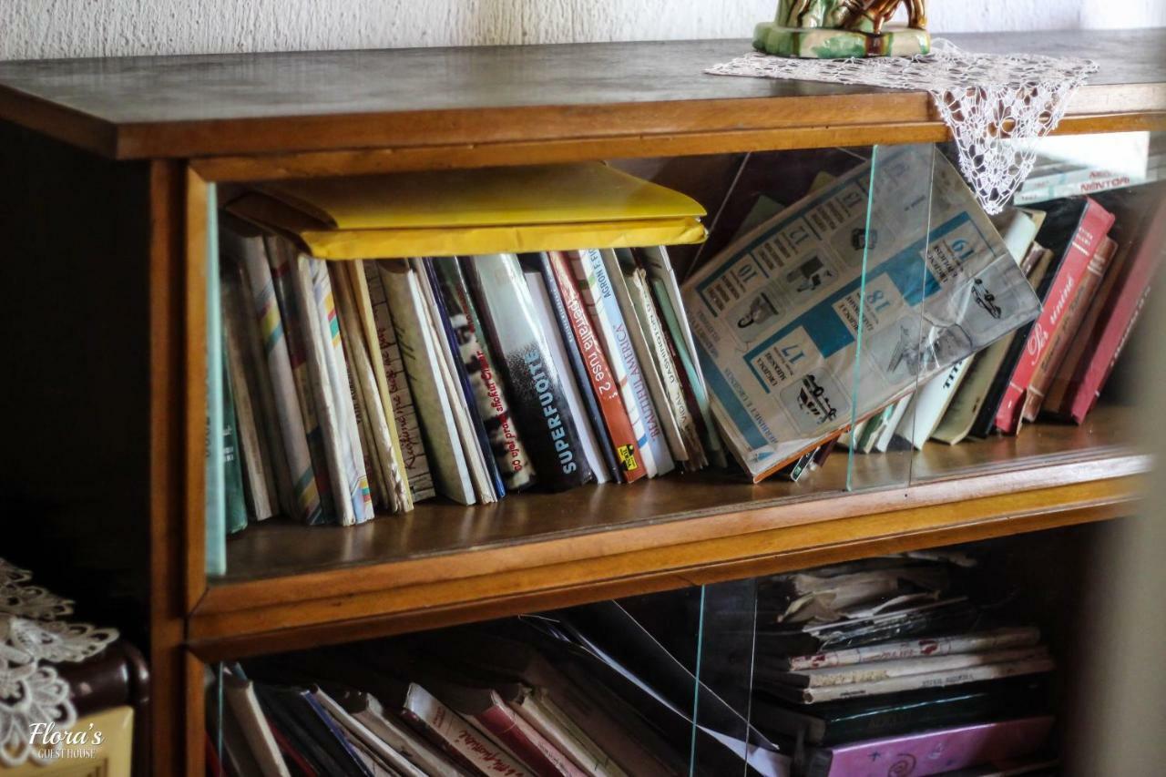 Flora'S Guesthouse 'The Fir Gate' Gjirokastër 외부 사진